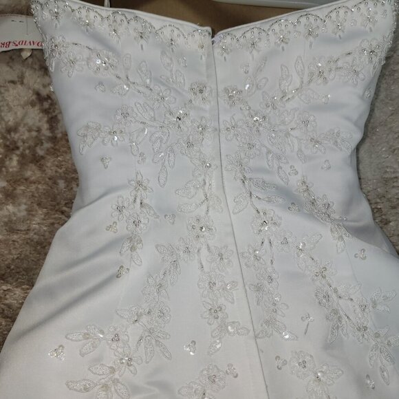 David's Bridal Michaelangelo White Wedding Gown Attached Train Size 4 NWT - Picture 11 of 16